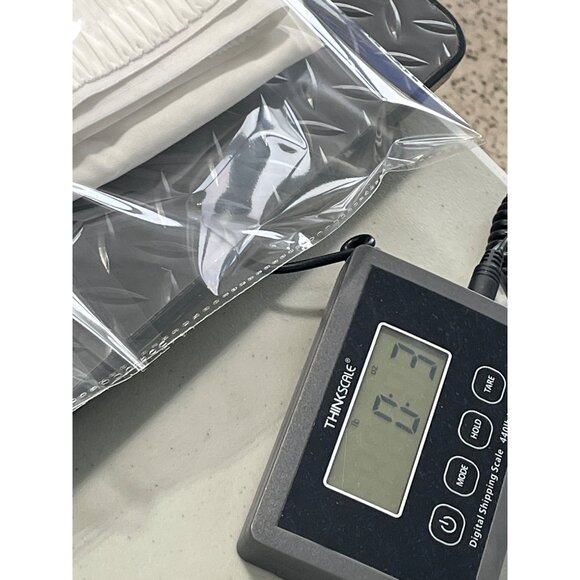 Adidas Athletic Shorts Size Small 3 Stripes Logo Elastic Waist Sporty Activewear - Picture 8 of 8